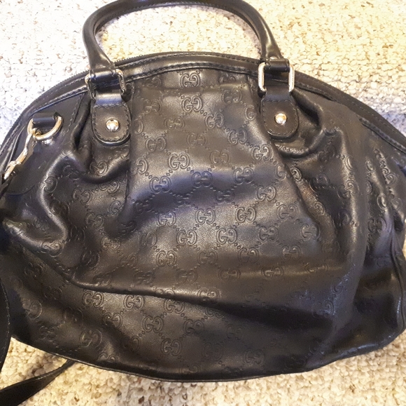 Authentic Gucci Purse - Picture 2 of 4